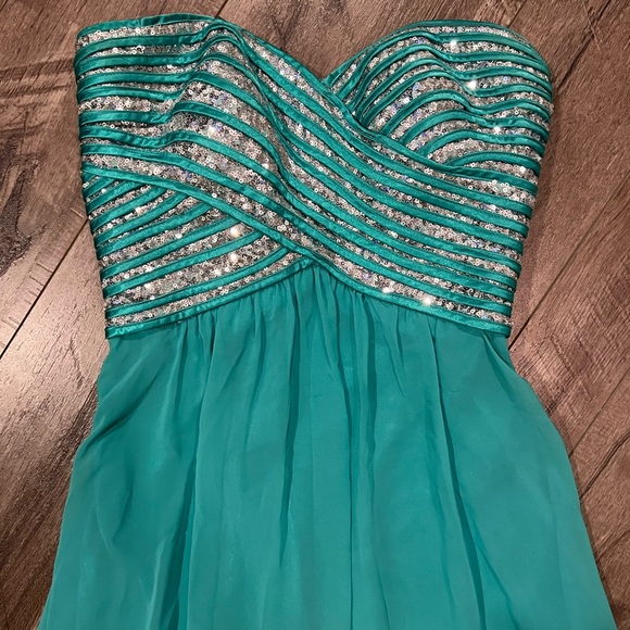 Morgan & Co Aqua Blue Sequined Strapless Evening Gown Formal Dress, Size 4 - Picture 2 of 8
